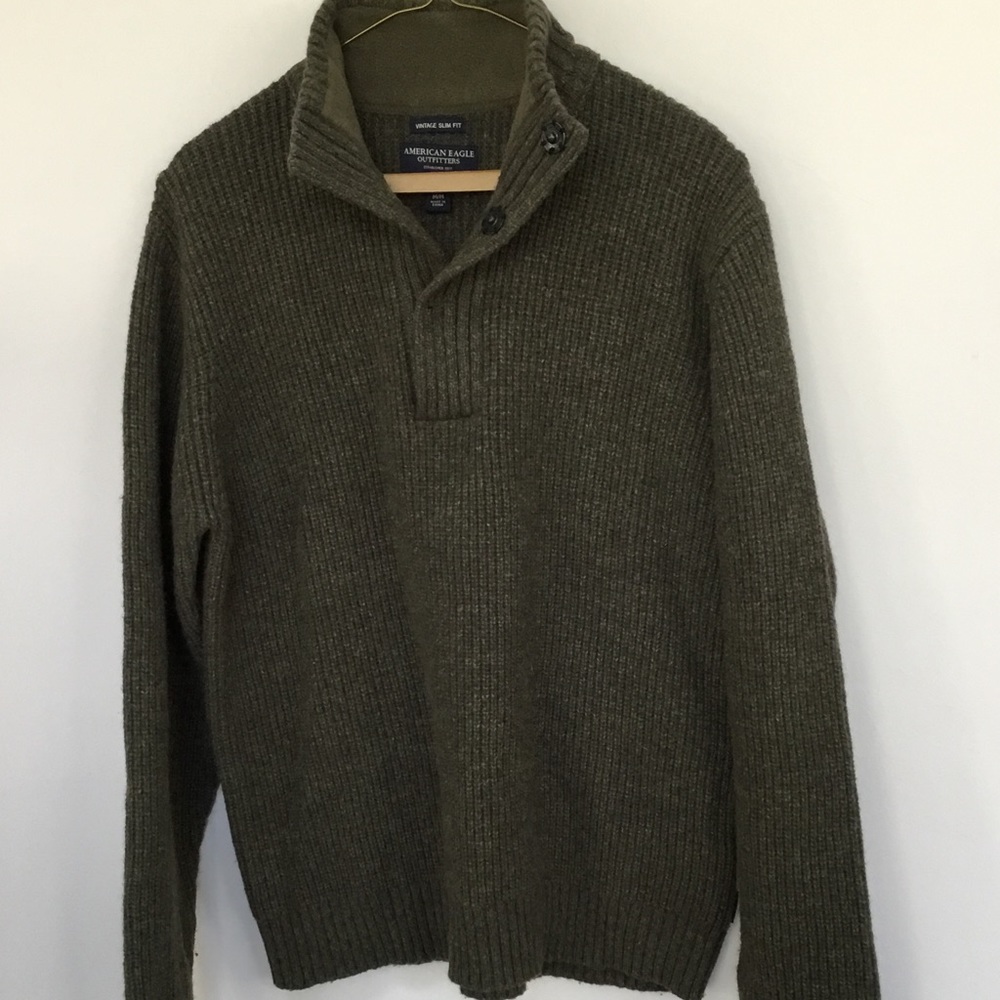 American Eagle Outfitters Sweater.